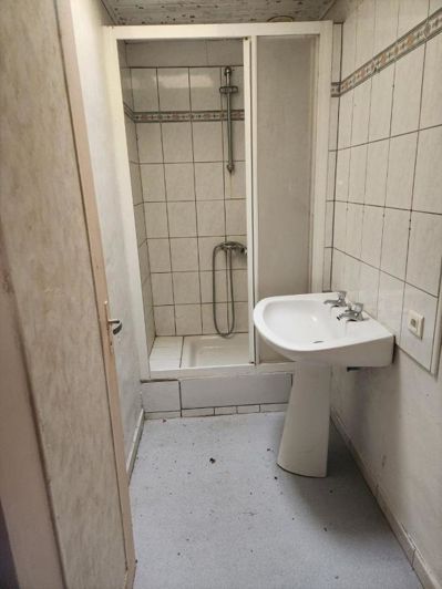 Image No.8-3 Bed Property for sale