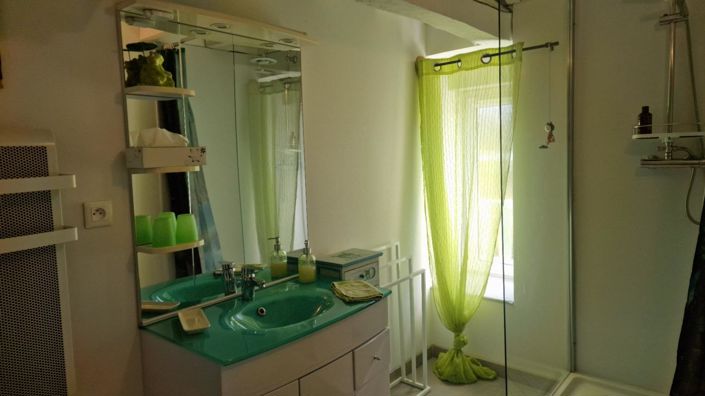 Image No.12-7 Bed House for sale