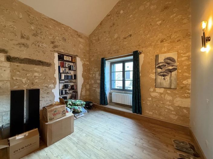 Image No.14-3 Bed Property for sale