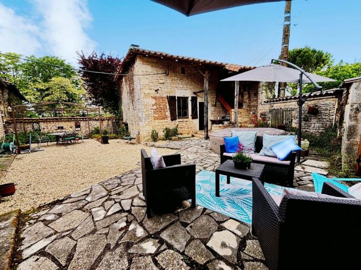 Image No.12-3 Bed Property for sale