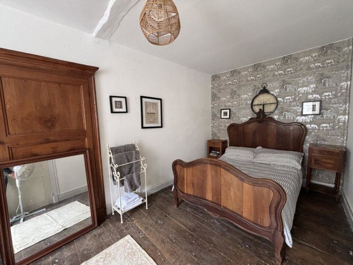 Image No.6-3 Bed Property for sale