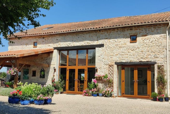 Image No.1-4 Bed House for sale