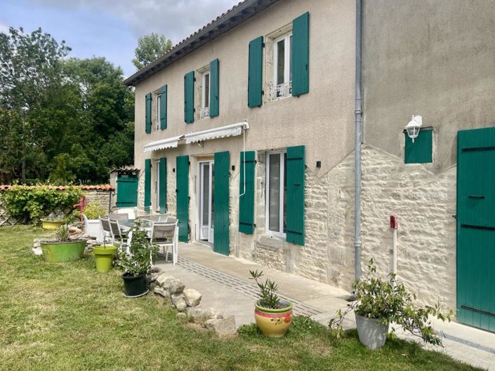 Image No.1-5 Bed Property for sale