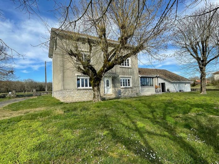 Image No.1-Propriété de 6 chambres à vendre à Brantôme