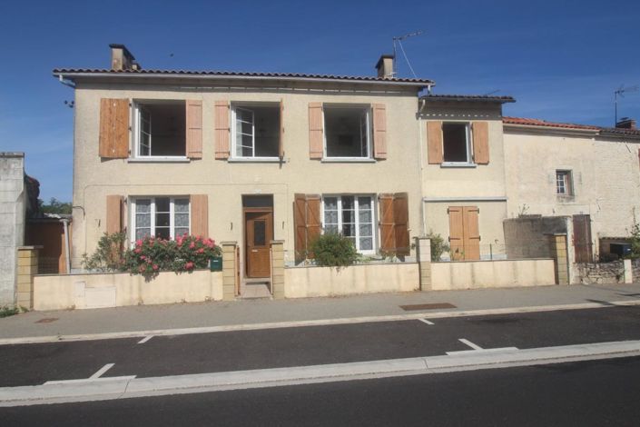 Image No.1-Propriété de 4 chambres à vendre à Villeneuve-la-Comtesse