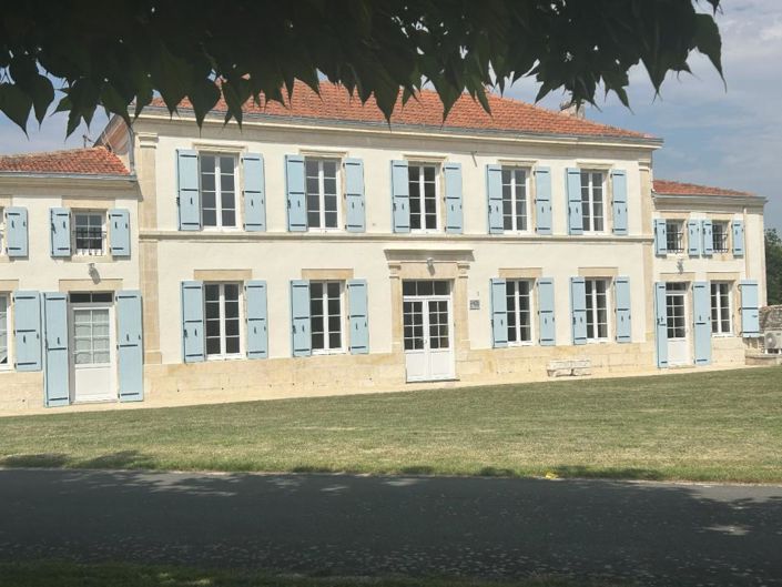Image No.1-5 Bed House for sale