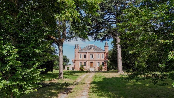 Image No.1-5 Bed Property for sale