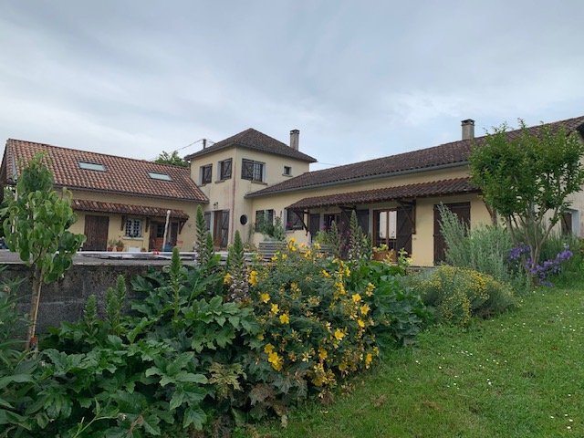 Image No.1-5 Bed House for sale