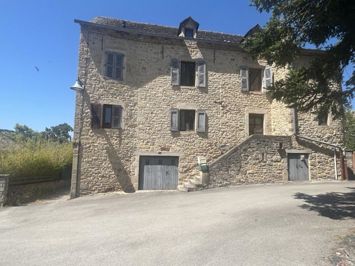 Image No.1-6 Bed House for sale