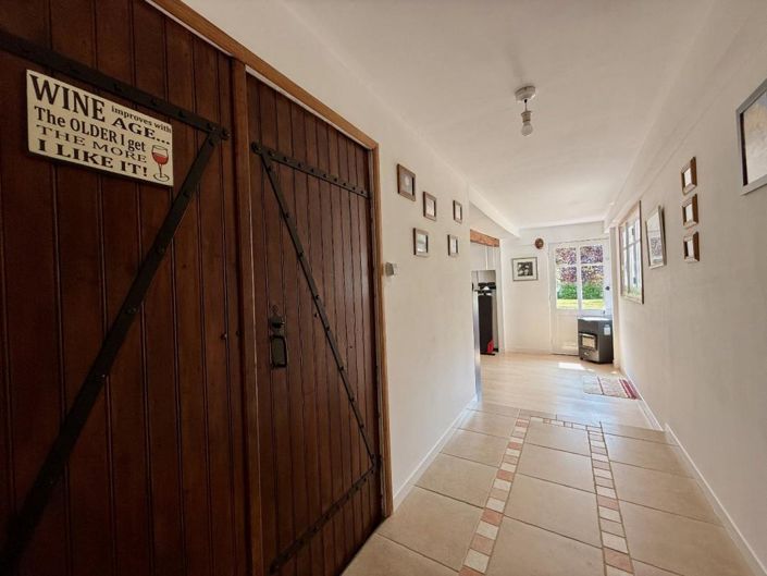 Image No.10-3 Bed Property for sale