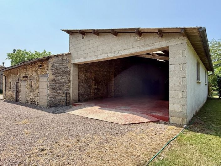 Image No.14-3 Bed Property for sale