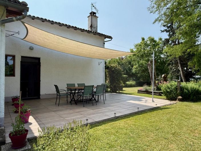 Image No.16-3 Bed Property for sale