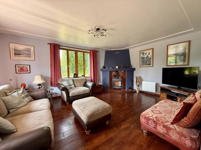 Image No.4-3 Bed Property for sale