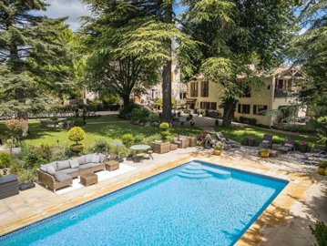 Propriété de 9 chambres à vendre à Le Caylar