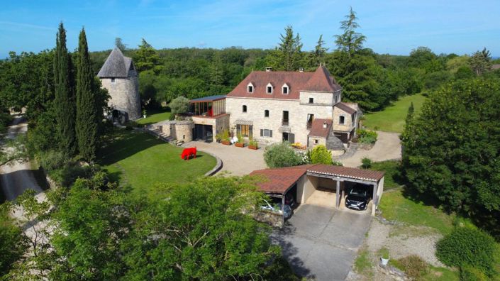 Image No.1-9 Bed Property for sale