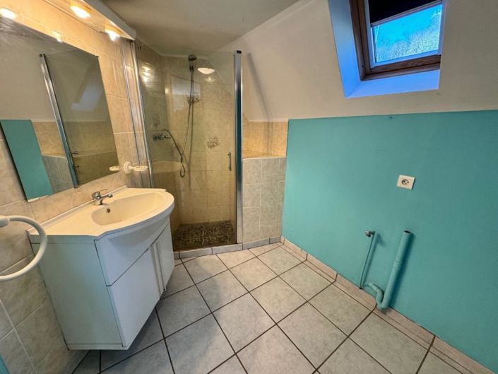 Image No.10-3 Bed Property for sale