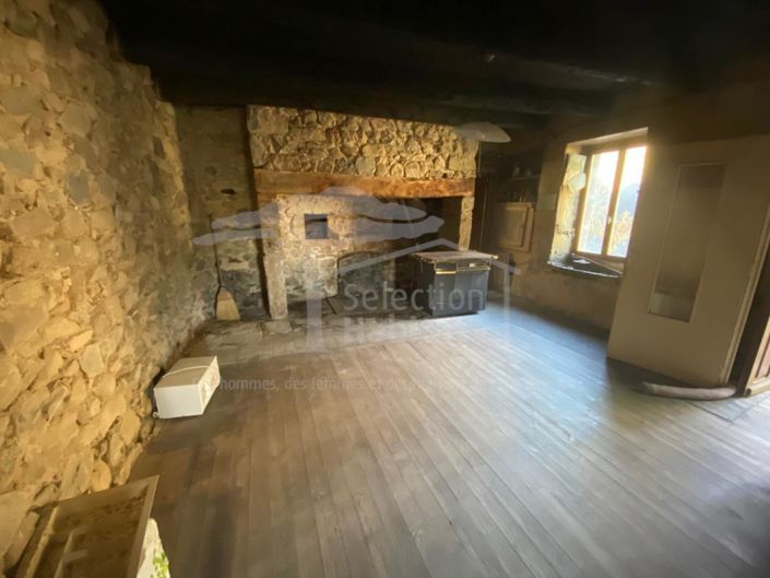 Image No.11-3 Bed Property for sale