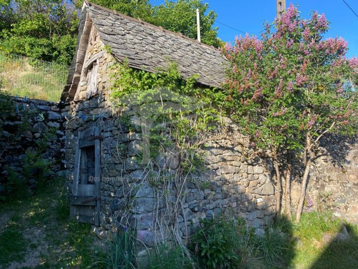 Image No.12-3 Bed Property for sale