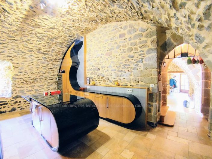 Image No.18-7 Bed Chateaux for sale