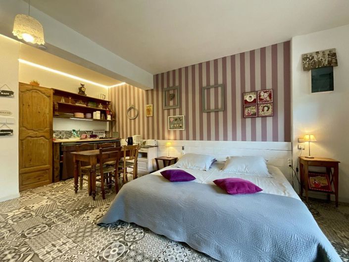 Image No.11-12 Bed House for sale