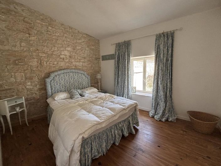 Image No.14-8 Bed Property for sale