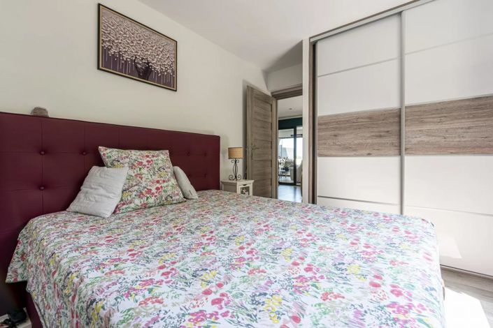 Image No.10-2 Bed Townhouse for sale