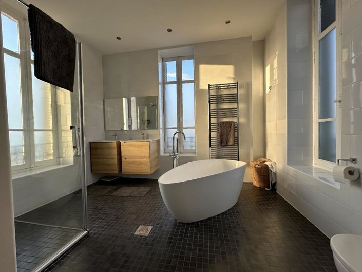 Image No.10-Châteaux de 8 chambres à vendre à Châlus