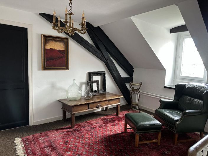 Image No.19-8 Bed Chateaux for sale