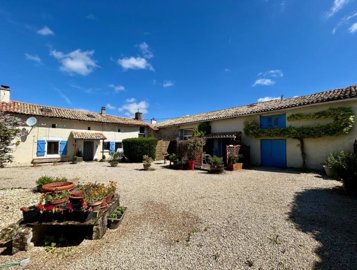 Propriété à vendre à Messé