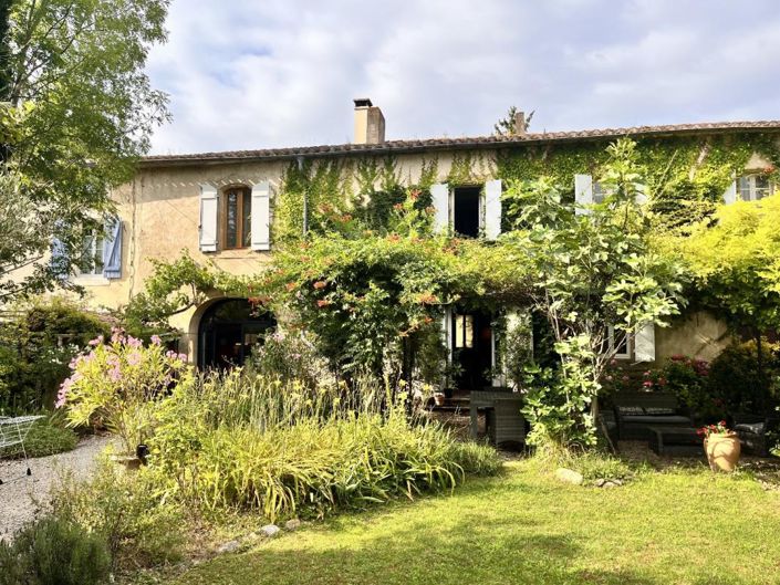 Image No.1-4 Bed Property for sale