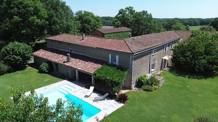 Image No.1-4 Bed Property for sale