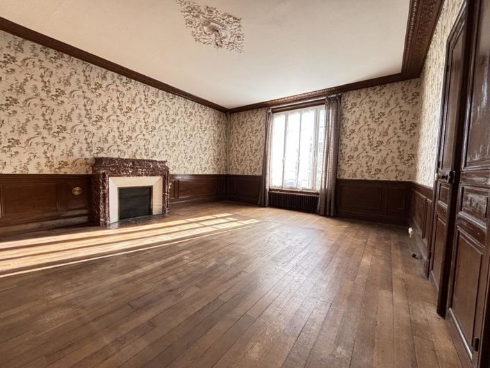 Image No.3-Propriété de 3 chambres à vendre à Aigre