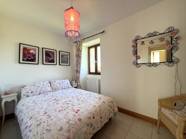 Image No.20-4 Bed House for sale