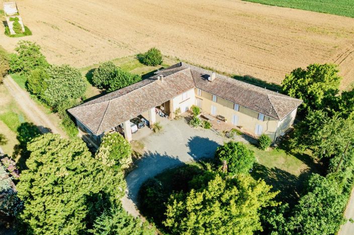 Image No.1-6 Bed Property for sale