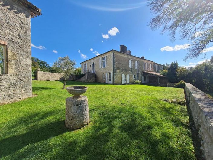 Image No.1-5 Bed House for sale
