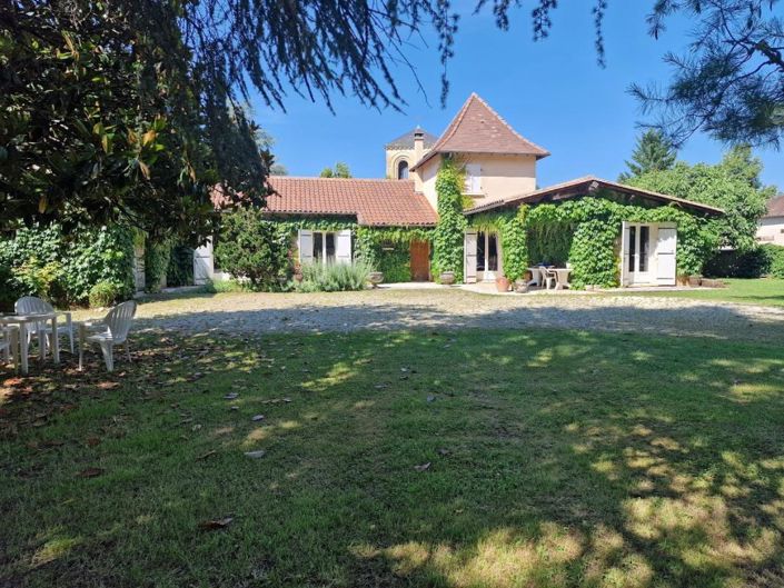 Image No.1-5 Bed House for sale