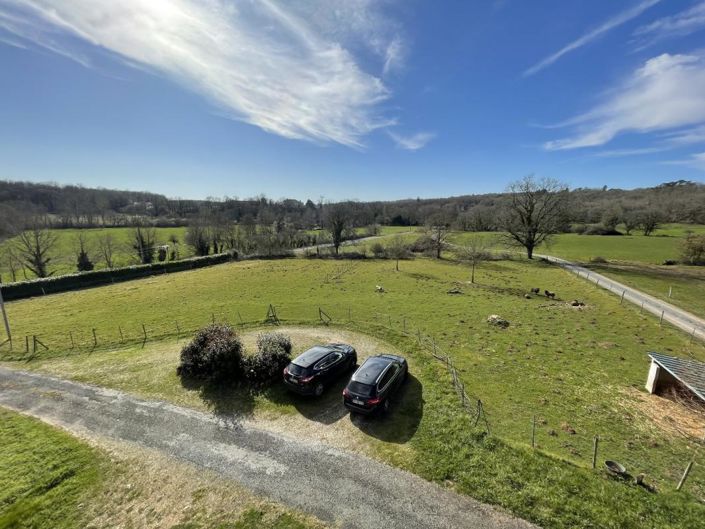 Image No.1-6 Bed Property for sale