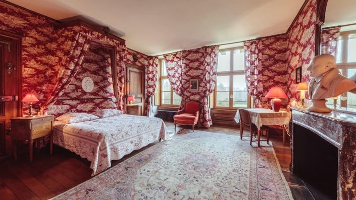 Image No.8-23 Bed Chateaux for sale