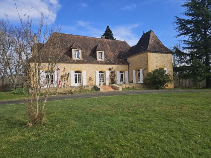 Image No.1-6 Bed Property for sale