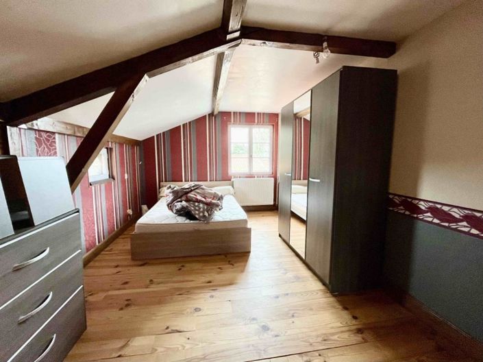 Image No.12-3 Bed Property for sale