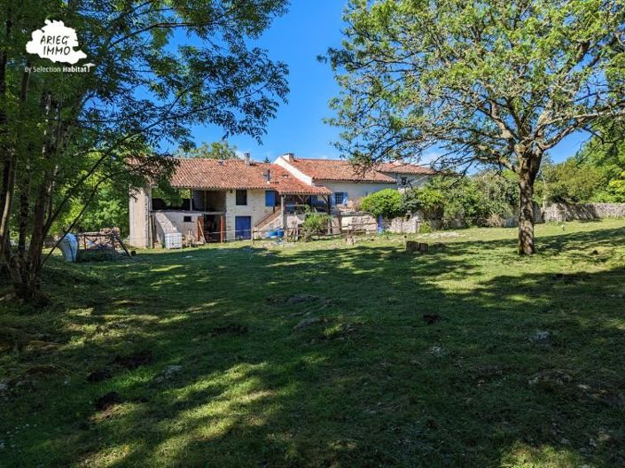 Image No.1-6 Bed Property for sale