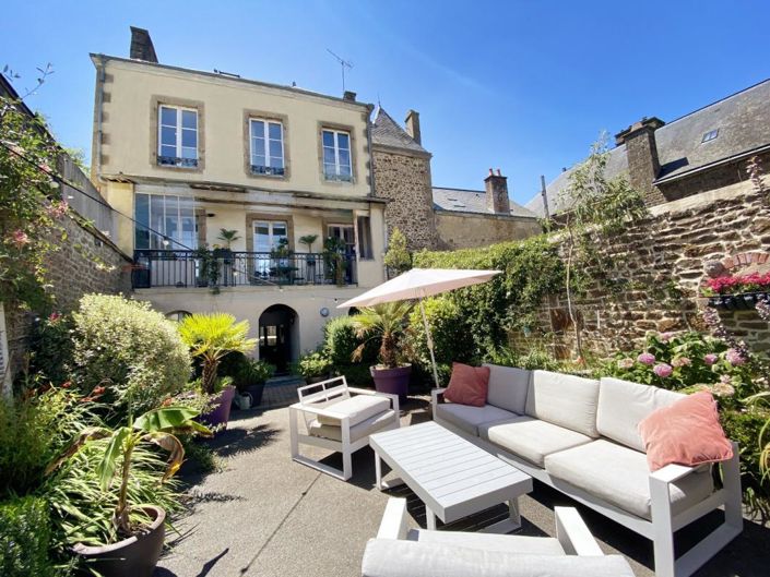 Image No.3-Propriété de 5 chambres à vendre à Ernée