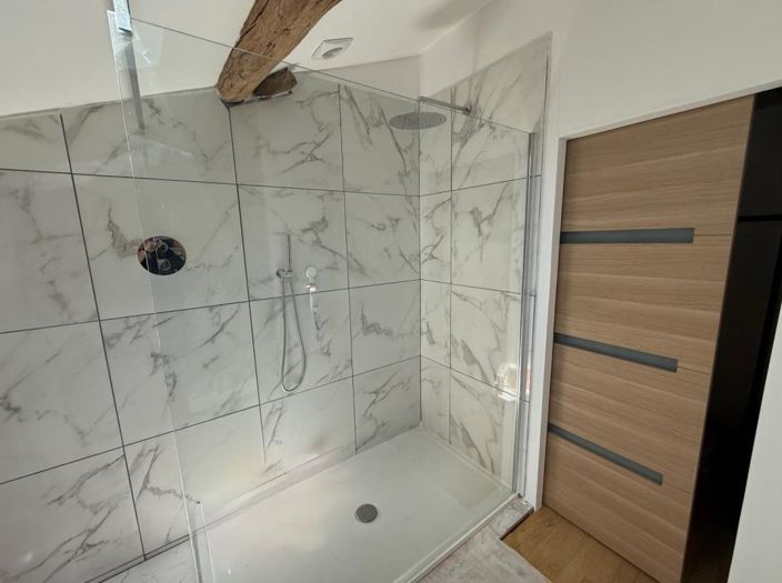 Image No.11-3 Bed Property for sale