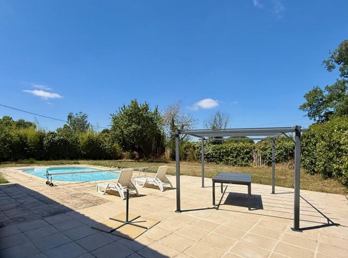 Image No.15-3 Bed Property for sale