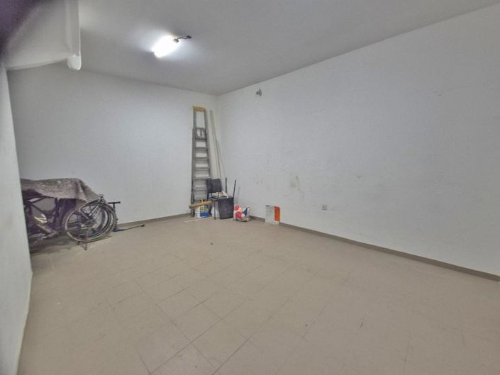 Image No.15-2 Bed Property for sale