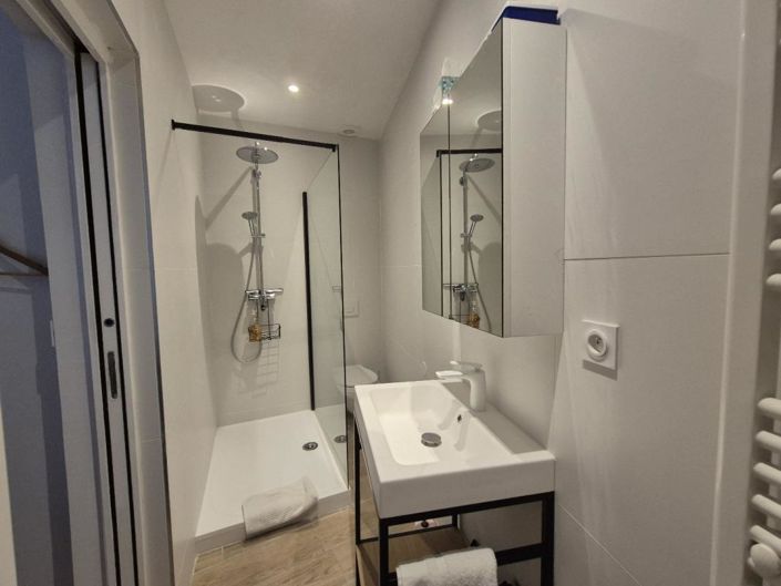 Image No.3-2 Bed Property for sale