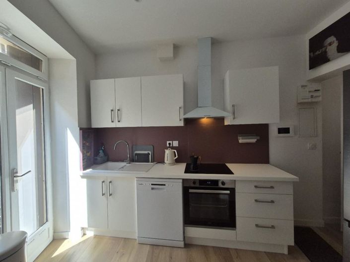 Image No.5-2 Bed Property for sale