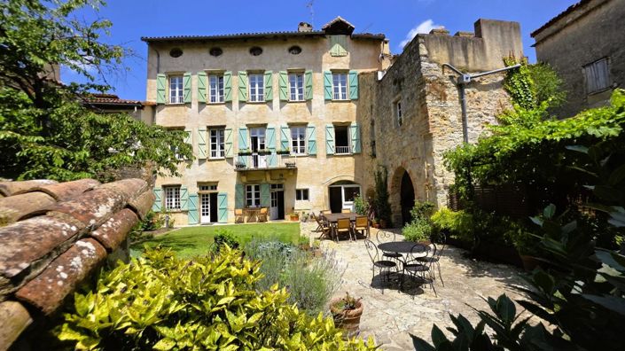 Image No.1-8 Bed Property for sale