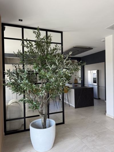 Image No.10-5 Bed Property for sale