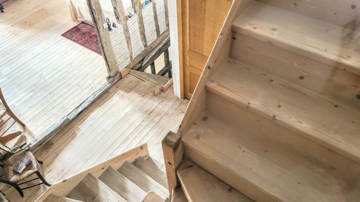 Image No.10-2 Bed Property for sale